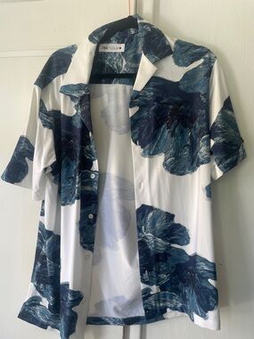 Zara Men White Short-Sleeve Button-Down with Navy Floral Print